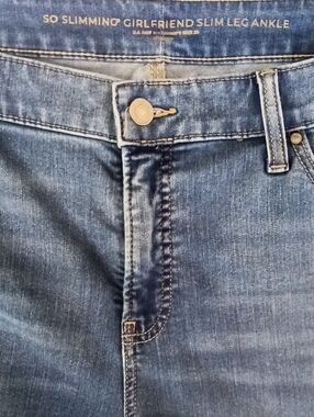 Chico's Women's Ankle Crop Jeans - Medium Blue Wash